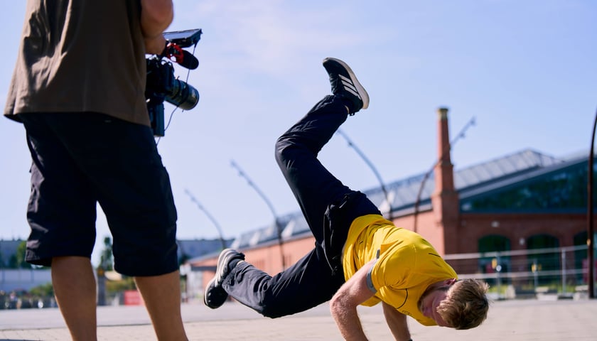 Wrocławscy tancerze zapowiadają Polską Platformę Tańca specjalnym performansem