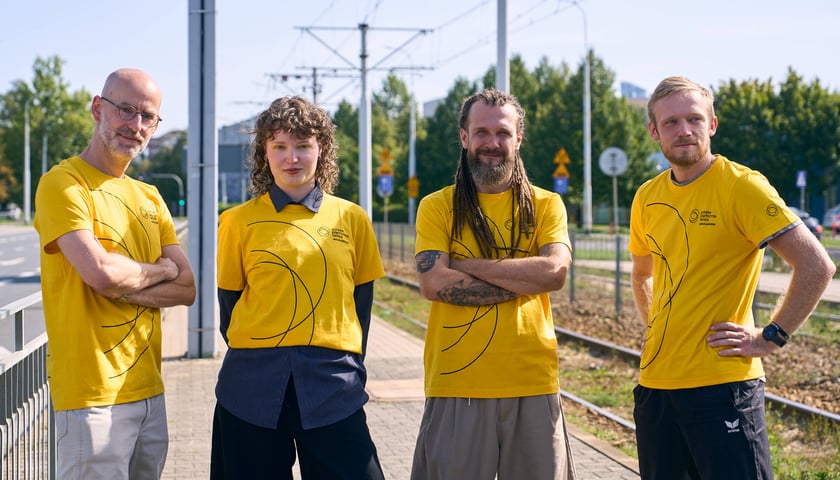 <p>Wrocławscy tancerze zapowiadają Polską Platformę Tańca specjalnym performansem</p>