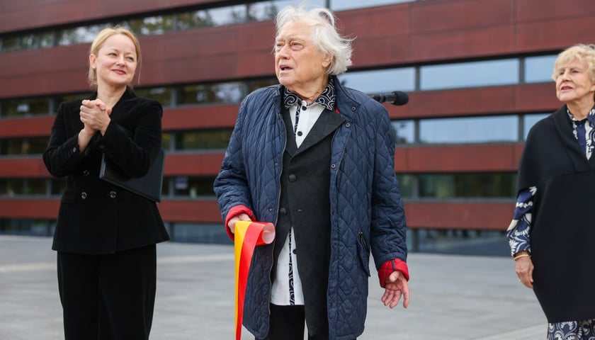 Uroczystość odsłonięcia tablicy Maestra Jerzego Maksymiuka przed Narodowym Forum Muzyki&nbsp;