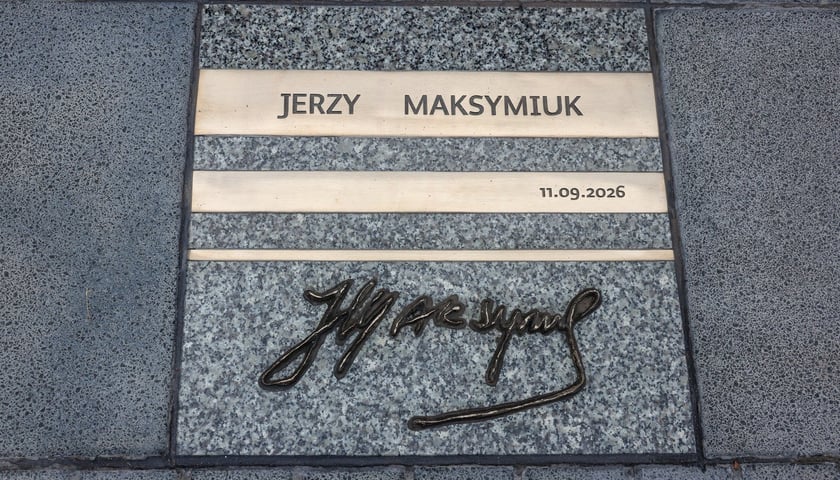 Uroczystość odsłonięcia tablicy Maestra Jerzego Maksymiuka przed Narodowym Forum Muzyki&nbsp;