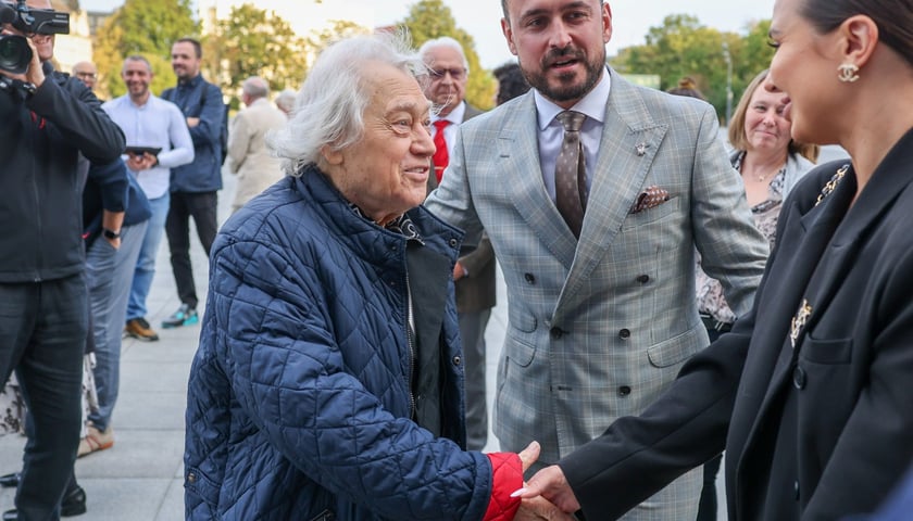 Uroczystość odsłonięcia tablicy Maestra Jerzego Maksymiuka przed Narodowym Forum Muzyki&nbsp;