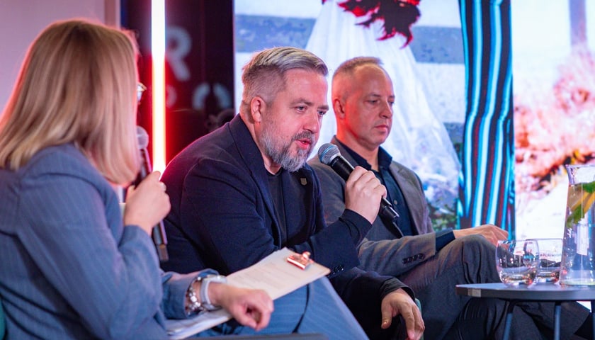<p>Otwarcie wystawy "woda a moda", przygotowanej przez Fundację Play Sustain w Hydropolis. Wrocław, 22.09.2026</p>