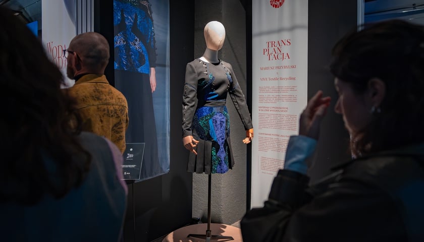 <p>Otwarcie wystawy "woda a moda", przygotowanej przez Fundację Play Sustain w Hydropolis. Wrocław, 22.09.2026</p>