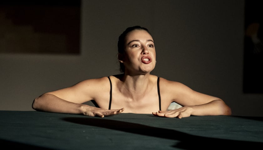 Marta Kulas w roli Justysi, próba do premiery „Męza i żony” na Scenie na Świebodzkim Teatru Polskiego we Wrocławiu