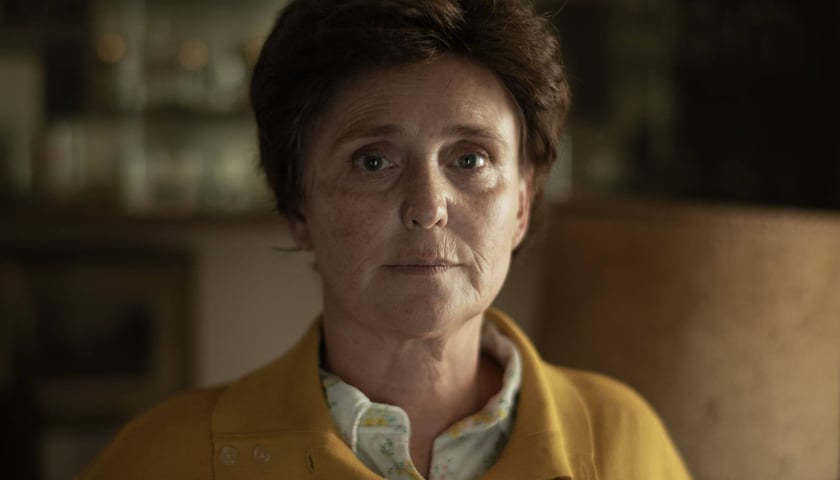 Kadr z filmu „Mniej obcy”