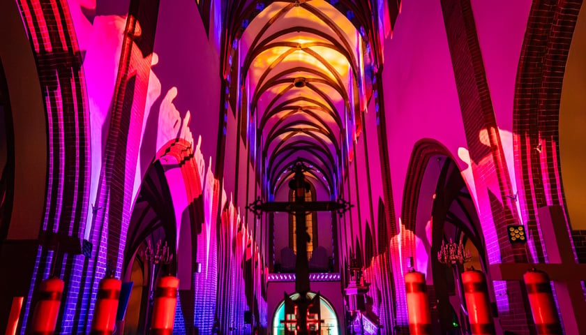 Spektakl świetlny „Genesis” w katedrze św. Marii Magdaleny
