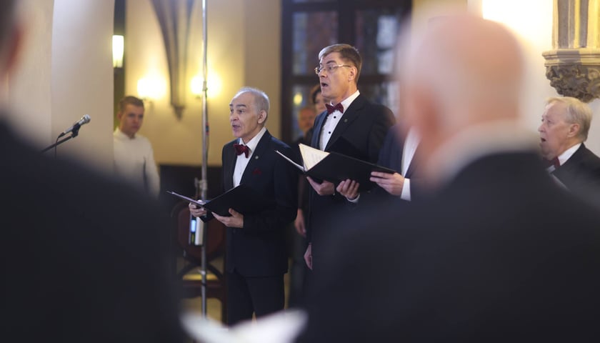 Kameralny Chór „Cantilena” w Starym Ratuszu świętuje jubileusz 60-lecia