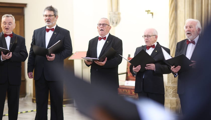 Kameralny Chór „Cantilena” w Starym Ratuszu świętuje jubileusz 60-lecia