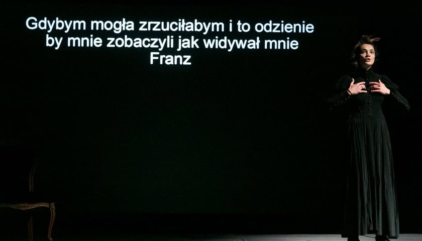 „Insenso” na ESK 2016. Spektakl Alexandry Kazazou