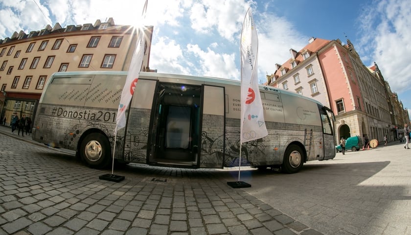 Europa Transit – autobus z San Sebastian we Wrocławiu [WIDEO]