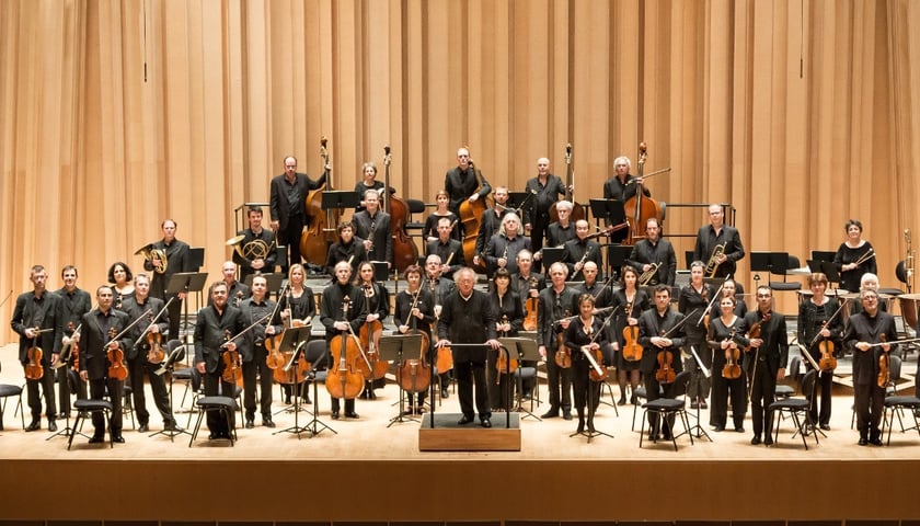 Orchestre des Champs-Élysées zagra pod dyrekcją Philippe'a Herreweghe