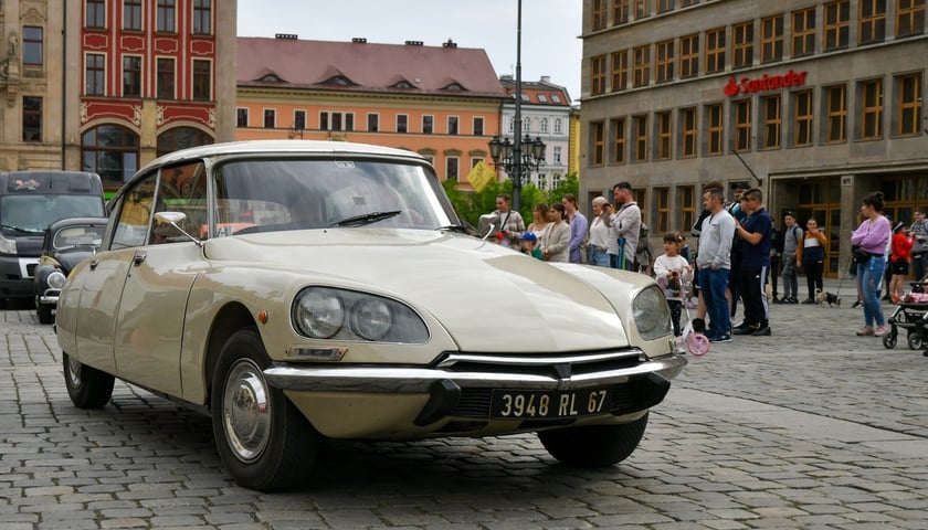 17 maja zdjęcia kręcono w sukiennicach na wrocławskim Rynku