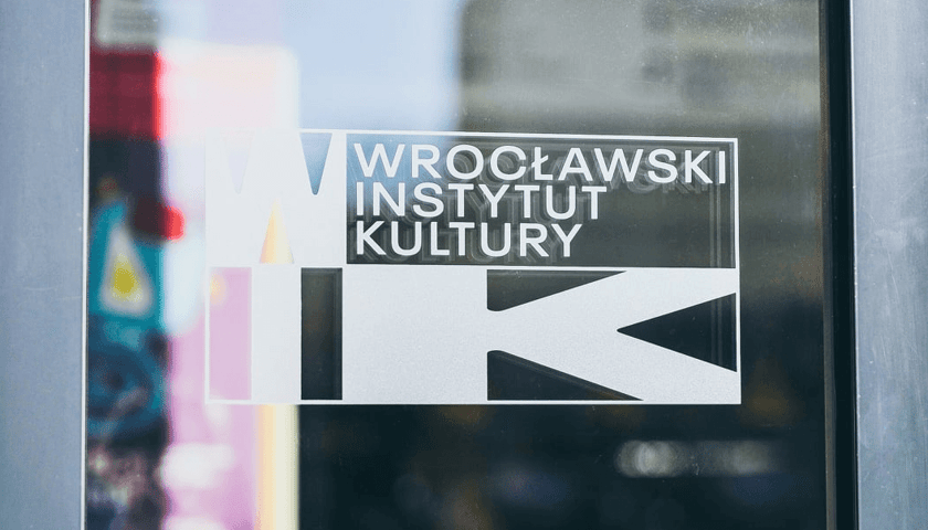 Prawdopodobnie już od 2023 Wrocławski Instytut Kultury połączy się i będzie wspierał Wrocławski Klub „Pod Kolumnami” 