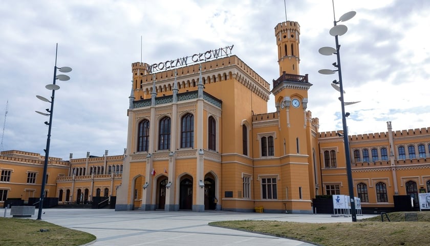 Wrocław Główny - obecna siedziba galerii BWA Wrocław