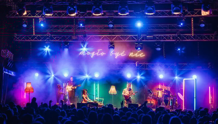 Zdjęcia z pierwszej edycji festiwalu na Partyniach. Wtedy gwiazdą był "Kwiat Jabłoni"