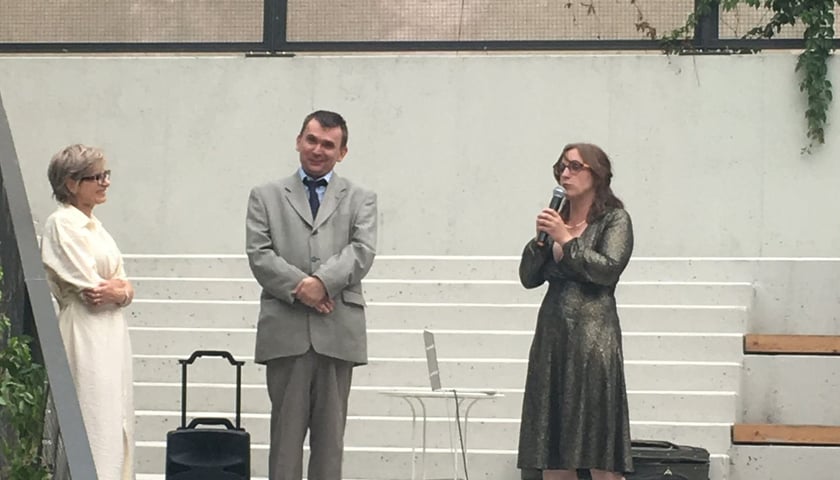 Olga Budzan i Jakub Plączkowski podczas wernisażu prac artysty 14 lipca