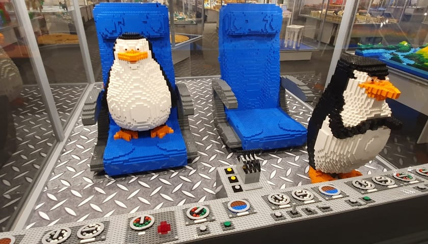 Powiększ obraz: Pingwiny z klocków Lego? Czemu nie!