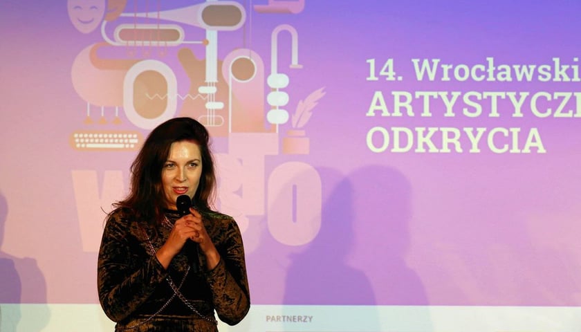 Powiększ obraz: Martyna Majewska, laureatka WARTO 2022