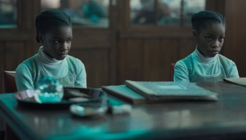 Aktorki Letitia Wright i Tamara Lawrance, które grają bliźniaczki w filmie ?Silent Twins?