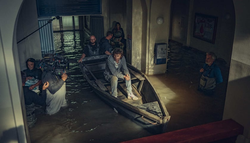 Sceny z serialu ?Wielka woda? kręcone w szpitalu przy Wiśniowej