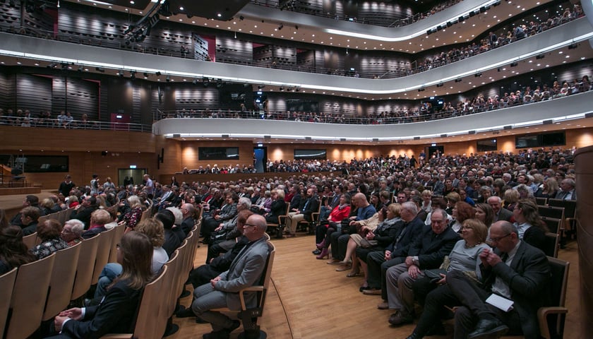 Sala podczas koncertu będzie wypełniona publicznością, jeśli dzisiaj poświęcimy czas, aby edukować najmłodszych