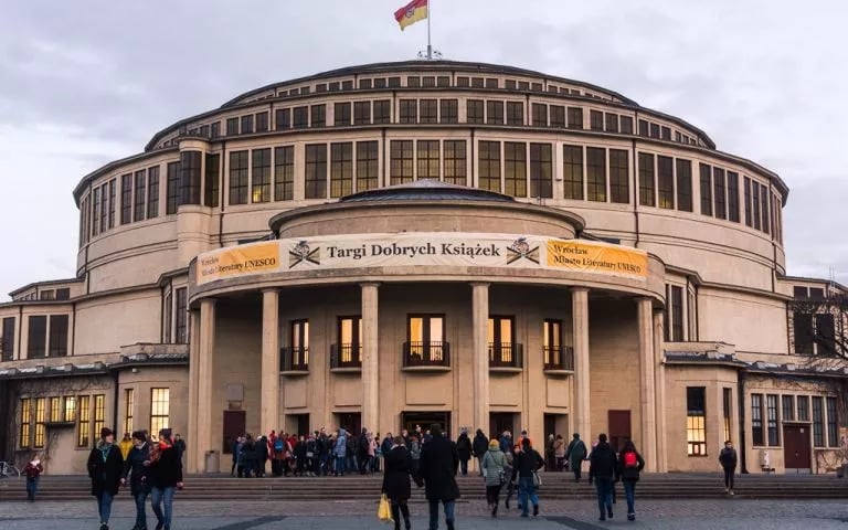 Na zdjęciu Hala Stulecia, w której odbywać się będą jubileuszowe 30. Wrocławskie Targi Dobrych Książek