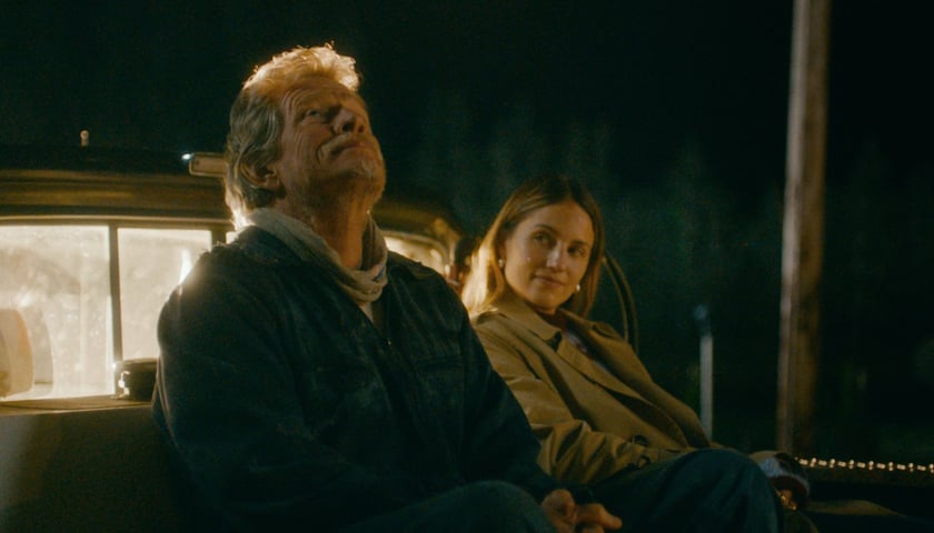Na zdjęciu aktorzy Thomas Haden Church i Dianna Agron, którzy grają ojca i córkę w filmie „Acidman“