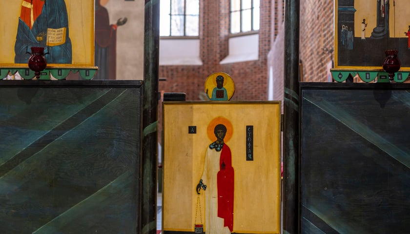 Jerzy Nowosielski, św. Szczepan, 1984-1987, Diakońskie Wrota Ikonostasu w kościele greckokatolickim przy pl. Nankiera, św. Józef