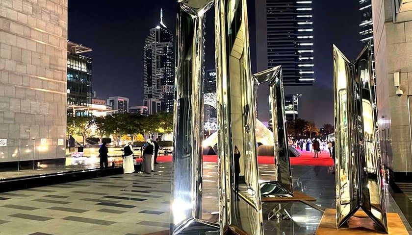 Instalacja Oskara Zięty w Dubaju