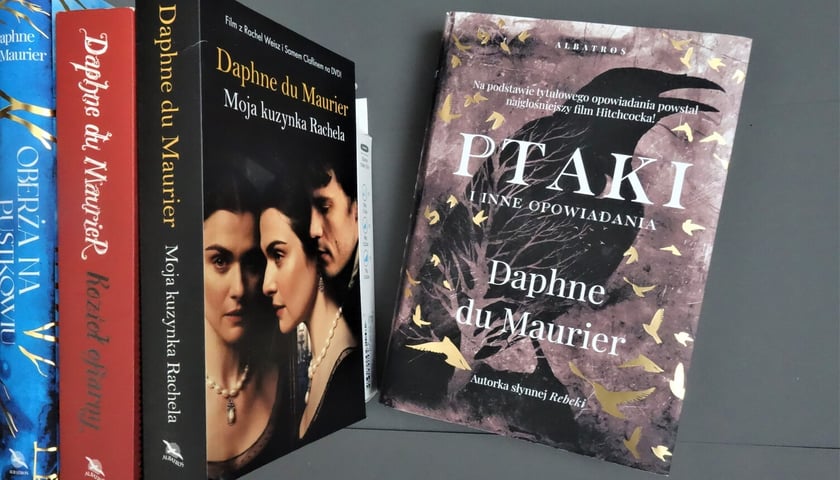 <p>Daphne du Maurier, &bdquo;Ptaki i inne opowiadania&rdquo;, Wydawnictwo Albatros 2023</p>
<p>&nbsp;</p>