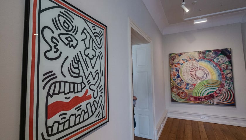 Powiększ obraz: <p>Prace na wystawie &bdquo;Widzenie ciałem&rdquo; w OP ENHEIM &ndash; Keith Haring</p>