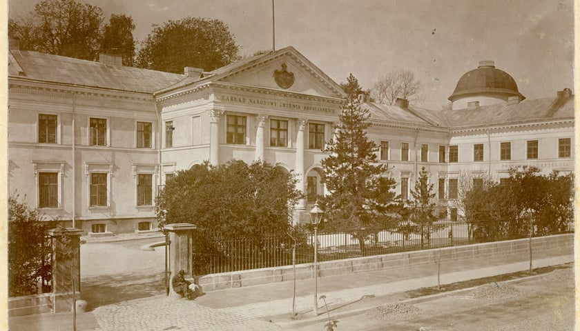 Powiększ obraz: <p class="MsoNormal">Budynek Ossolineum we Lwowie, ok. 1906</p>