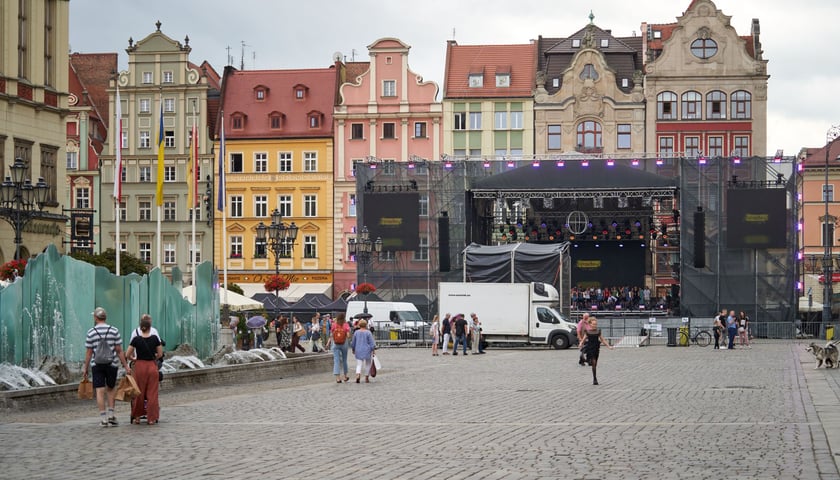 Scena i próby do spektaklu w Rynku