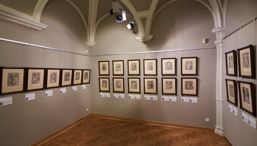 <p>Wystawa &bdquo;Poczet kr&oacute;l&oacute;w polskich&rdquo; Jana Matejki w Muzeum Narodowym we Wrocławiu</p>