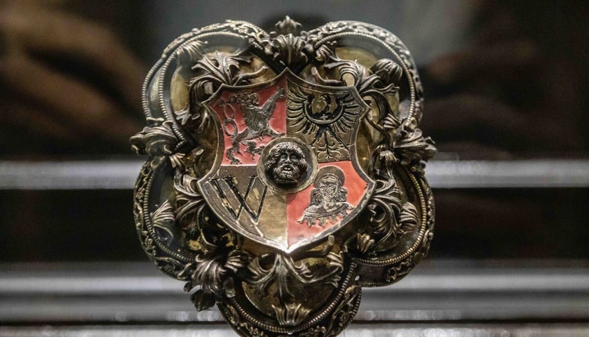Powiększ obraz: <p>Skarby Wrocławia &ndash; renesansowa odznaka z 1540 r. Po raz pierwszy z herbem Wrocławia!</p>