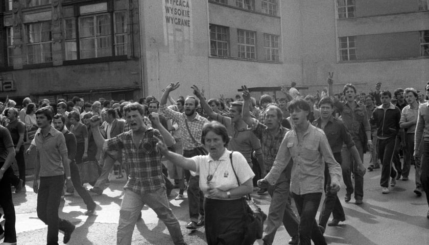 Manifestacje na ulicach Wrocławia w sierpniu 1982 roku
