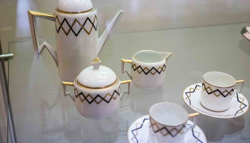 <p>Eksponaty na wystawie &bdquo;Śląsk: kraina porcelany&rdquo; w Starym Ratuszu. Obejrzymy je do końca grudnia 2023</p>