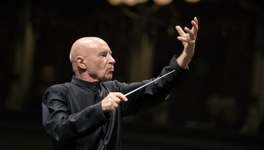 Powiększ obraz: Braslauer Christoph Eschenbach poprowadzi koncert inauguracyjny 7 września