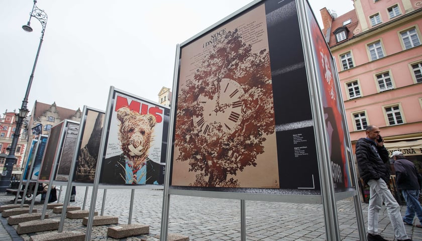 Wystawa „Plakat do filmu – Film na plakacie" na wrocławskim rynku