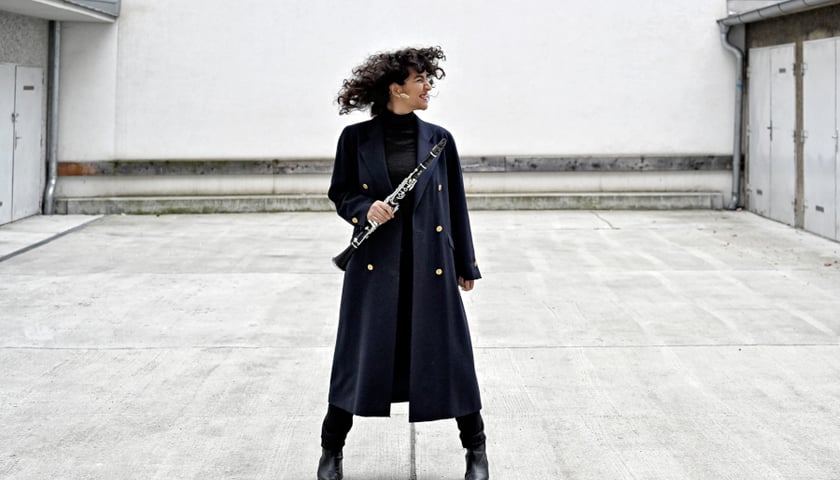 Mona Matbou Riahi (klarnet, efekty)