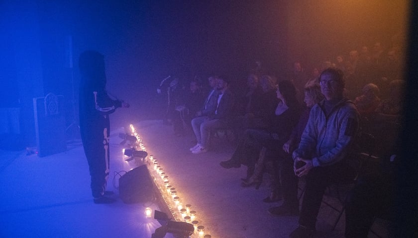 <p>Spektakl &bdquo;Gotyk polski&rdquo; &ndash; pierwsza premiera Teatru Dialogu w Dawnej Pralni</p>