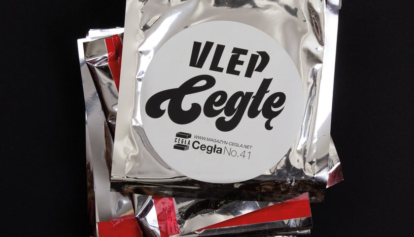 <p>"Cegła" jako vlepka karty do flirtu, cegła, zakładek&nbsp;</p>