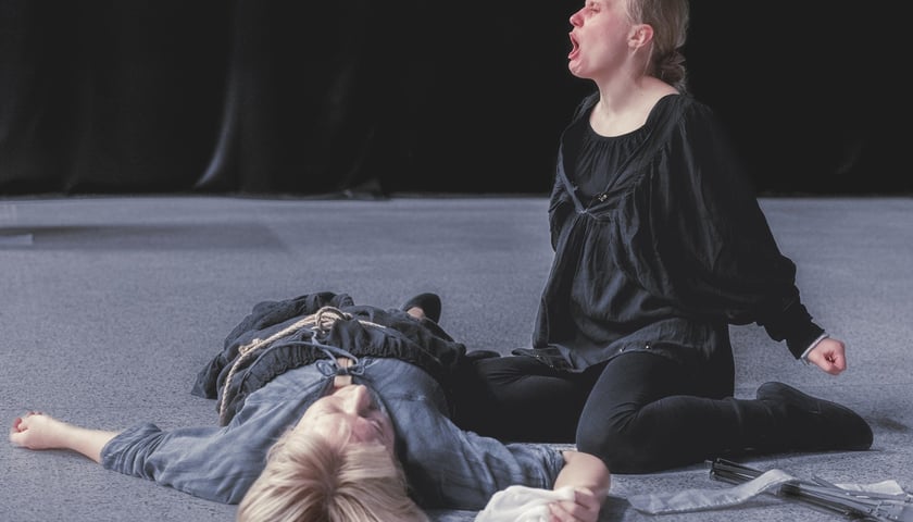 Powiększ obraz: <p>Nowy wrocławski teatr Enklawa &ndash; pr&oacute;by do spektaklu &bdquo;Ubu kr&oacute;l, czyli Polacy&rdquo;</p>