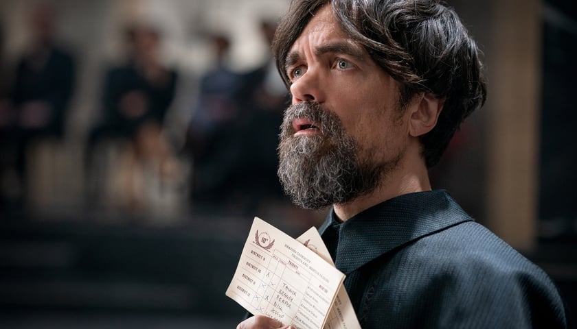 <p>Fotosy z filmu &bdquo;Igrzyska śmierci: Ballada ptak&oacute;w i węży&rdquo; &ndash; Peter Dinklage</p>