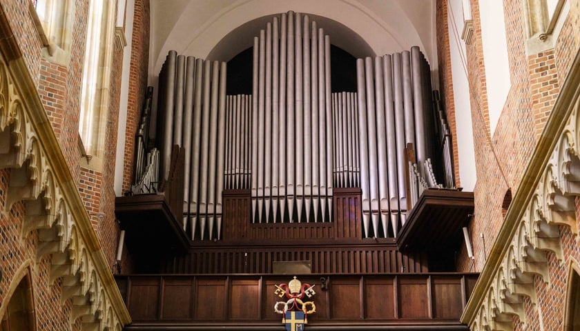Powiększ obraz: <p>Organy w katedrze wrocławskiej - marzec 2024</p>