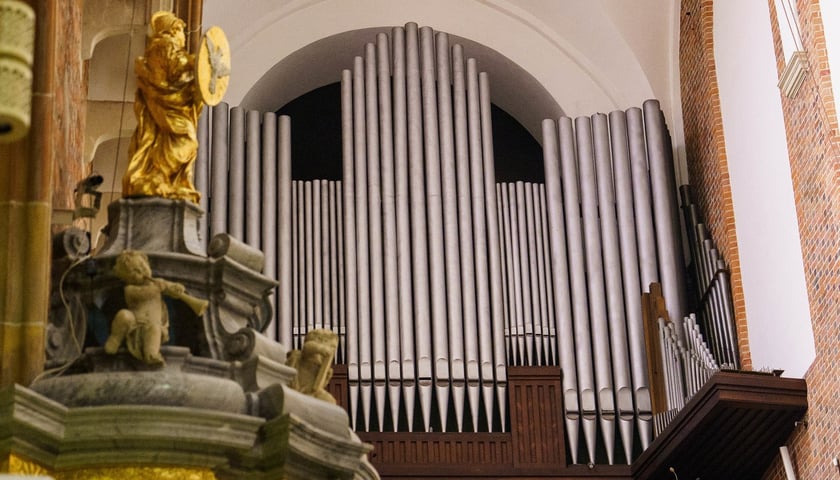 Powiększ obraz: <p>Organy w katedrze wrocławskiej - marzec 2024</p>