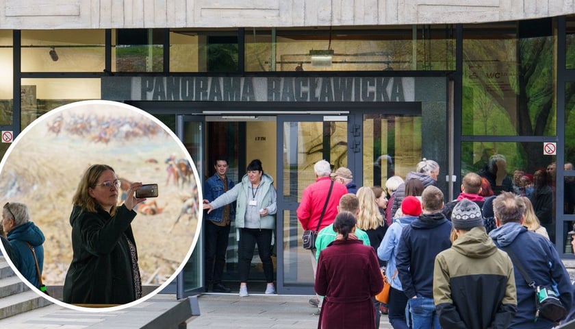 Kolaż dwóch zdjęć – na głównym wejście do Panoramy Racławickiej z kolejką o poranku, na mniejszym kobieta robiąca zdjęcie obrazowi