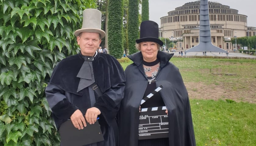 Małgorzata Urlich-Kornacka i Bogdan Bernacki, autorzy książki „Filmowy Wrocław. Rynek i jego okolice”