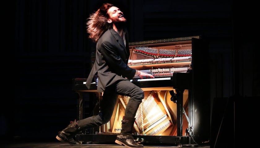 pektakl Sambora Dudzińskiego w majowym repertuarze Teatru Muzycznego Capitol