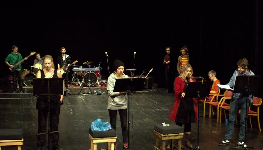 Pierwszą premierą sezonu będzie "Radio Armageddon. Transmisja" na podstawie powieści Jakuba Żulczyka